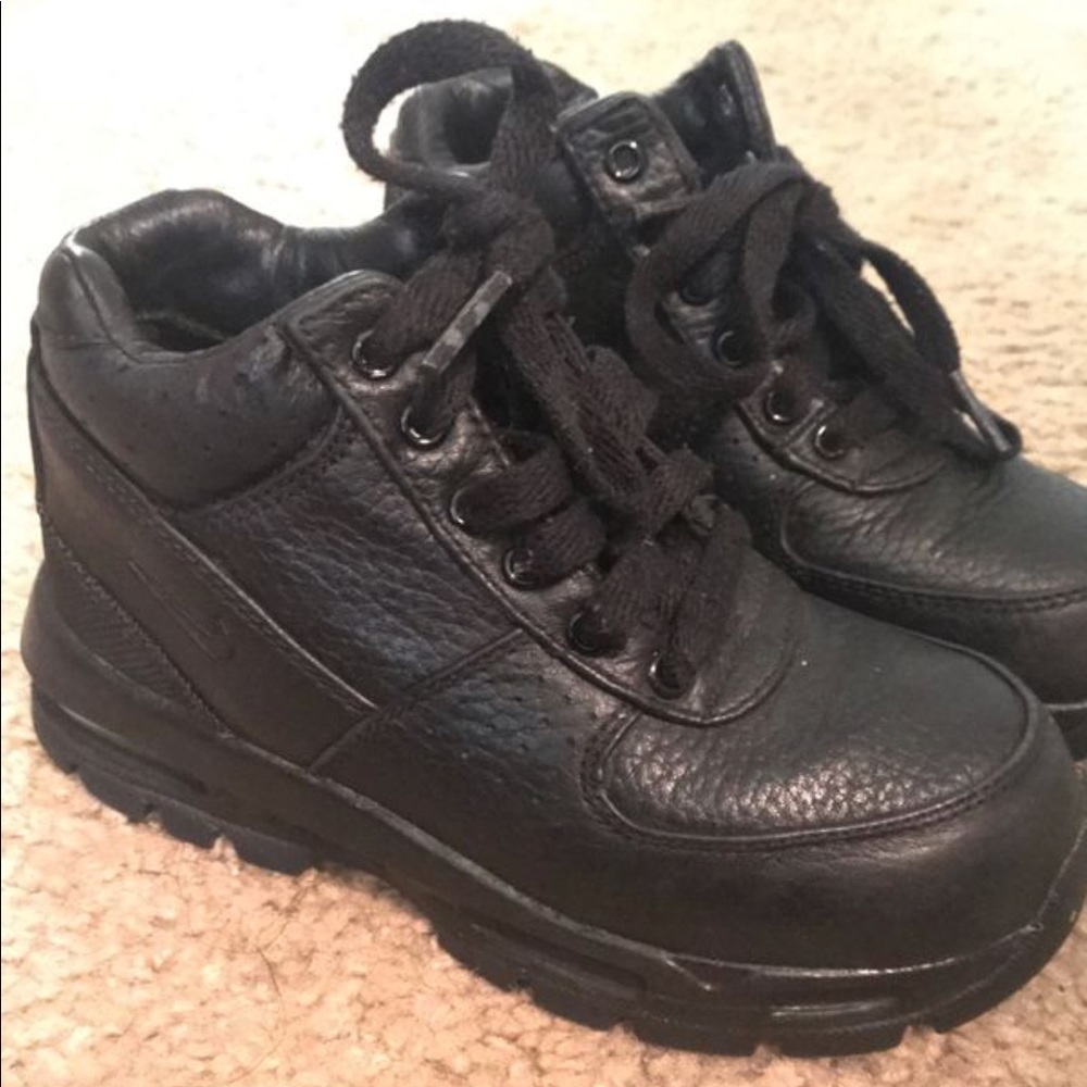Toddler Nike boots